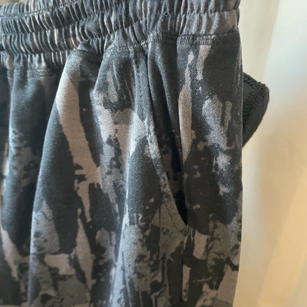 28. LuLaRoe Joggers, Size XL, EUC - Picture 4 of 7